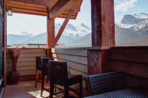 Panoramic Mountain View Condo
